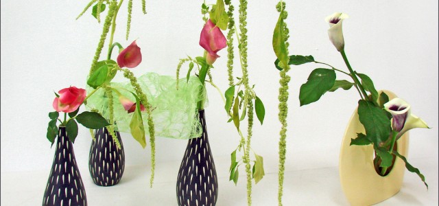 Luce Initiative on Asian Studies and the Environment “Ikebana” is from the Japanese ikeru (生ける?, “keep alive, arrange flowers, living”) and hana (花?, “flower”). Possible translations include “giving life to flowers” and “arranging flowers”.[1] Approach...