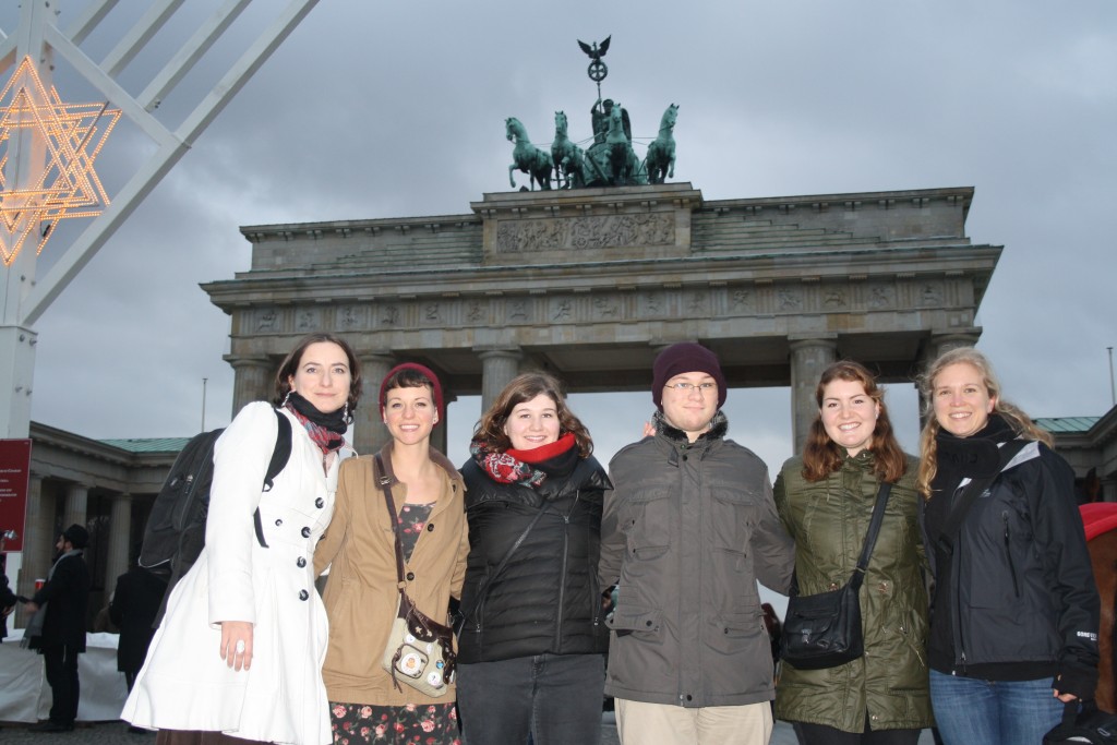 From left to right: Janine Ludwig, Carol, Phoebe, Ira, Helen, Verena Mertz
