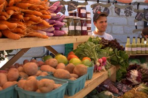 Daniel Grover. "Farmers on the Square" market, Dickinson College produce stand, downtown Carlisle.