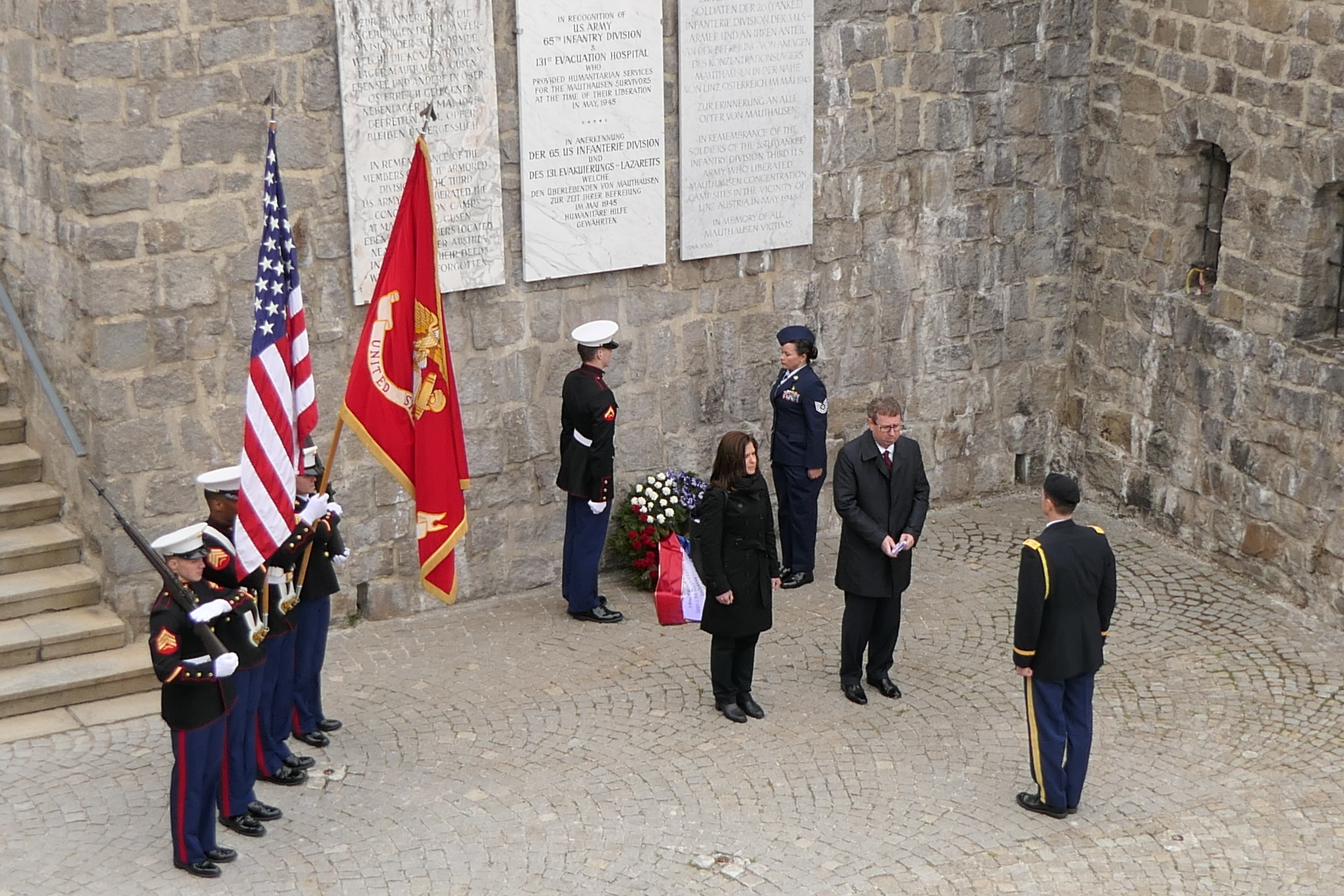 Wreath-laying commemoration of US-liberation divisions