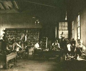Students at the Tuskegee Institute (U.S. National Park Service)