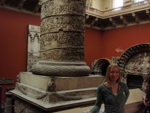 Alli morphed by a gargantuan column
