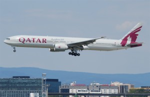Qatar_Airways_Boeing_777-300ER;_A7-BAF@FRA;16.07.2011_609gt_(6190539010)