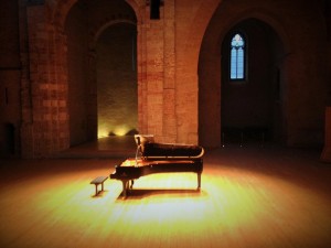 Concert de piano à l'église Saint-Pierre des Cuisines. Photo de Lisa Johnsen