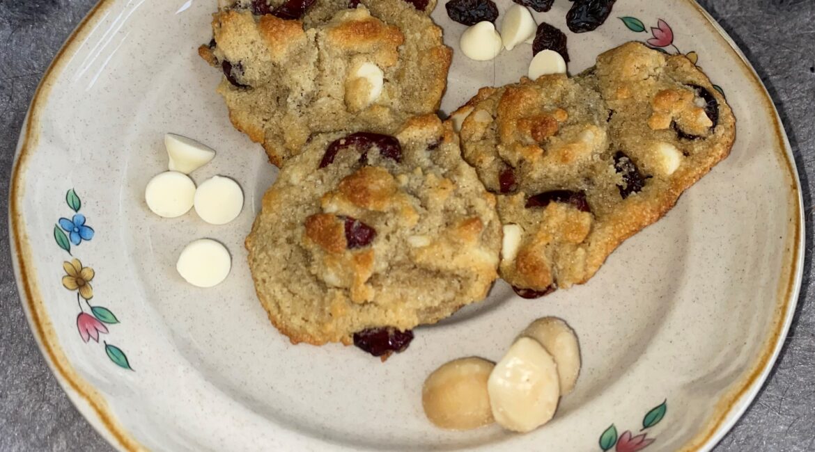 Cranberry, Macadamia Nut, White Chocolate Chip Cookies – Chemistry in the Kitchen Spring 2022
